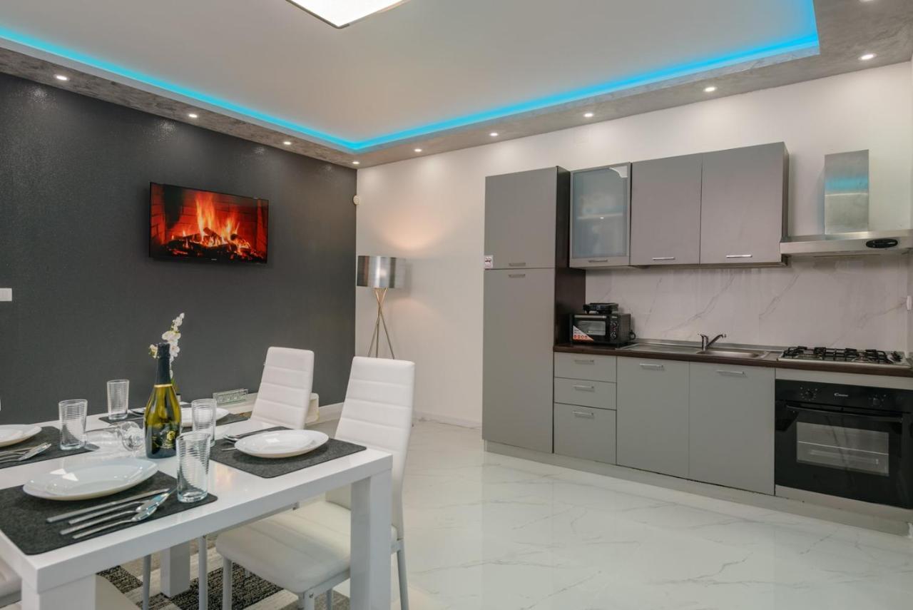 Complex Villa White PUY 외부 사진