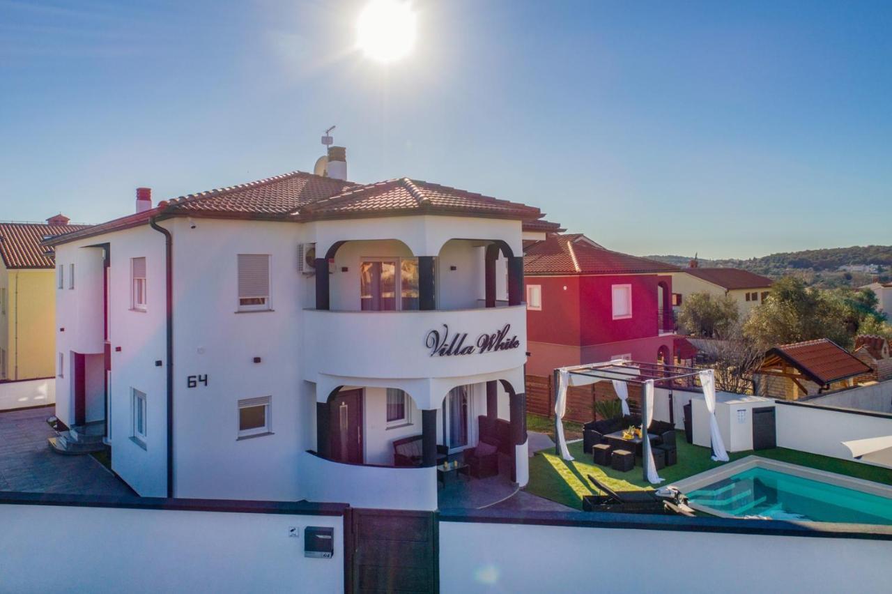Complex Villa White PUY 외부 사진