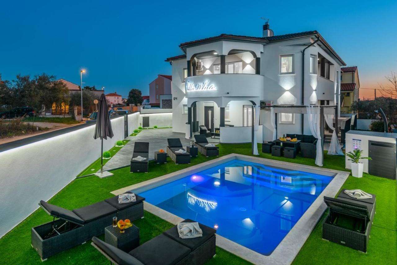 Complex Villa White PUY 외부 사진