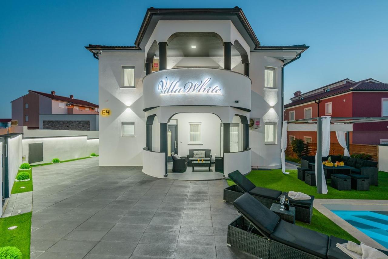 Complex Villa White PUY 외부 사진