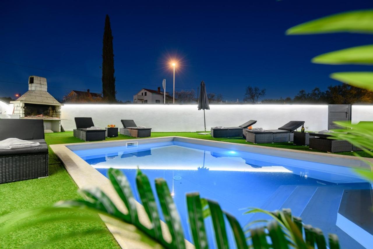 Complex Villa White PUY 외부 사진