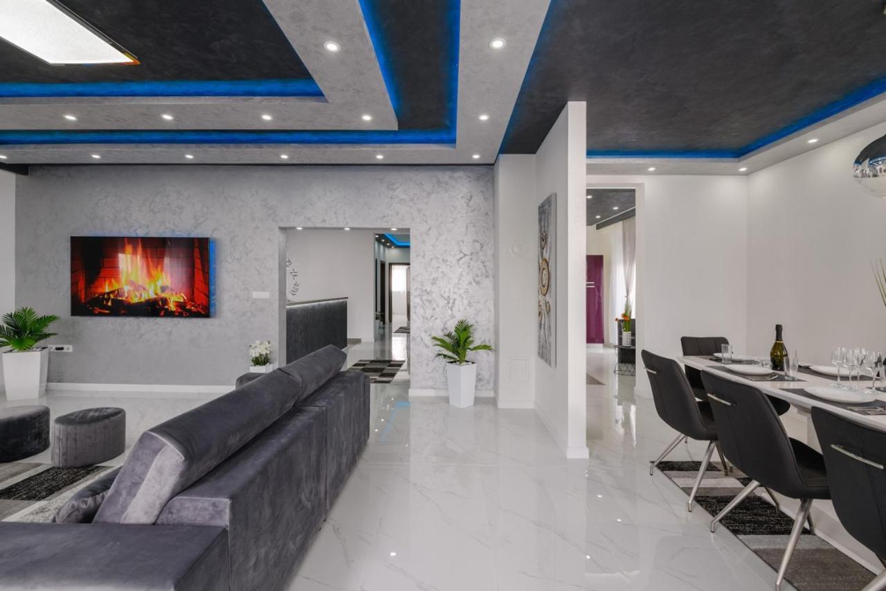 Complex Villa White PUY 외부 사진